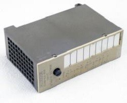 Siemens Simatic S5 470 PLC Analog Output Module 6ES54708MA12